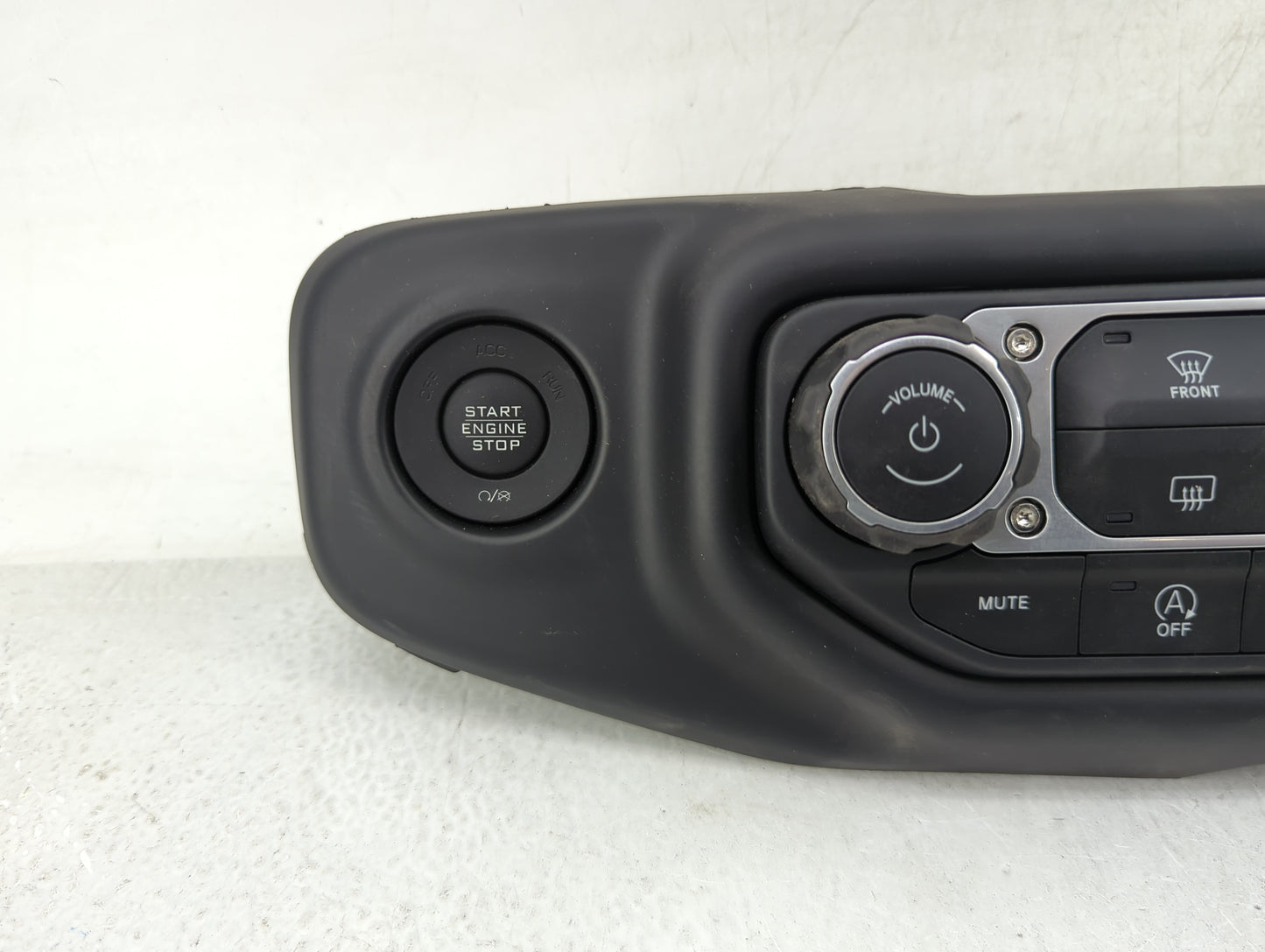 2018 Jeep Wrangler Climate Control Module Temperature AC/Heater Replacement P/N:P6BE18DX9AC Fits OEM Used Auto Parts - Oemus