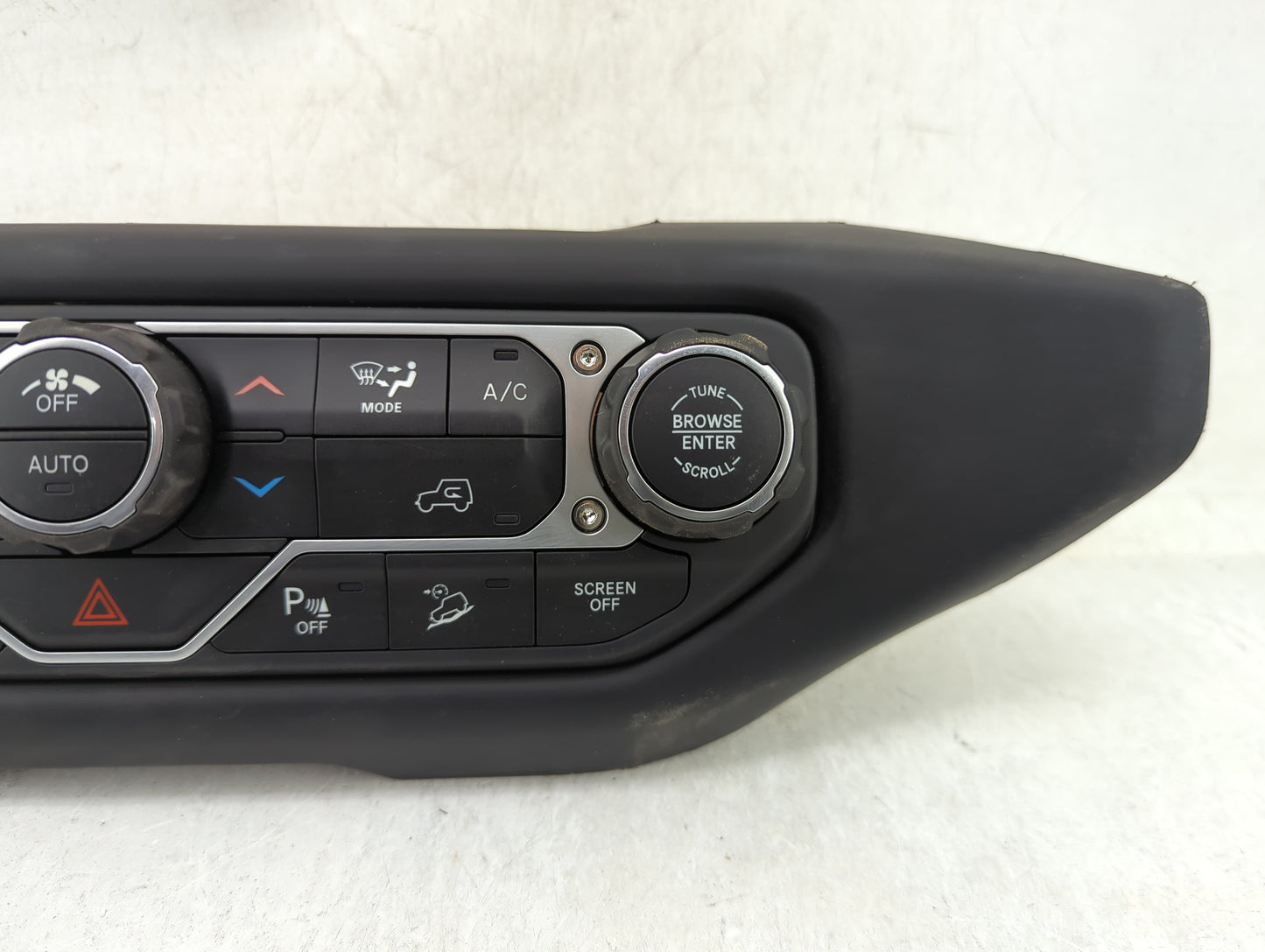 2018 Jeep Wrangler Climate Control Module Temperature AC/Heater Replacement P/N:P6BE18DX9AC Fits OEM Used Auto Parts - Oemus