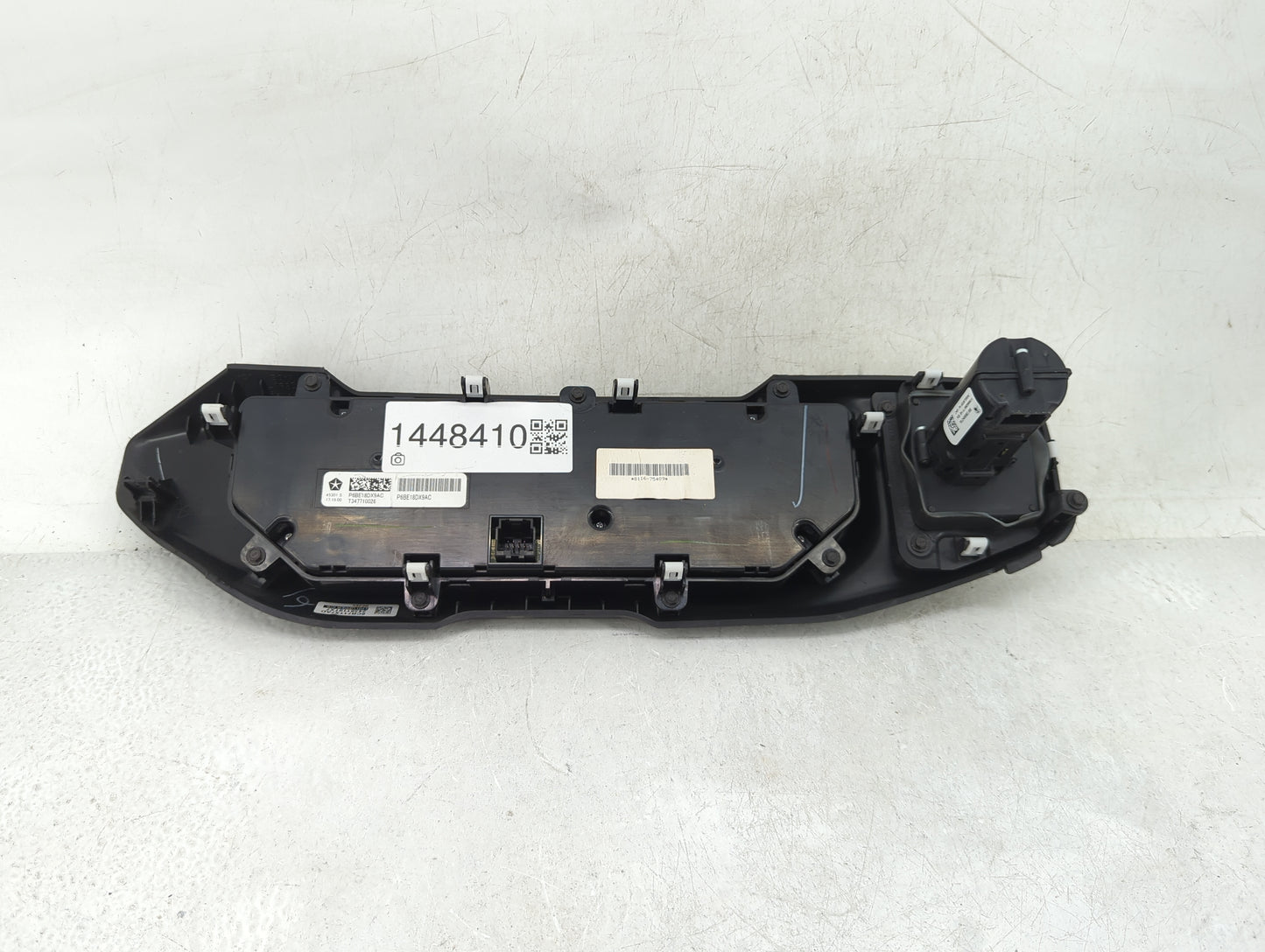 2018 Jeep Wrangler Climate Control Module Temperature AC/Heater Replacement P/N:P6BE18DX9AC Fits OEM Used Auto Parts - Oemus
