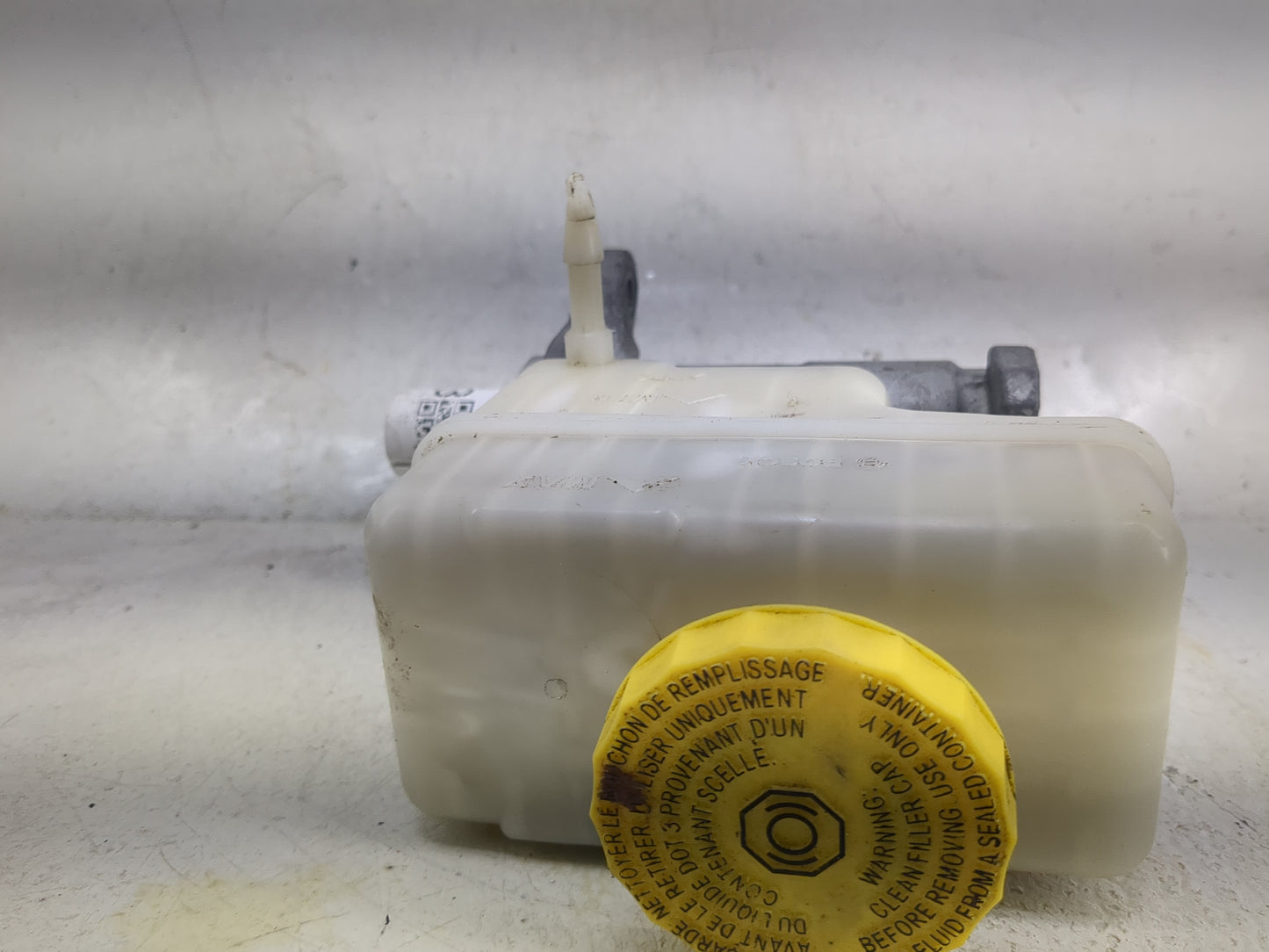 2018-2022 Jeep Wrangler Brake Master Cylinder 1497753 - Oemusedautoparts1.com