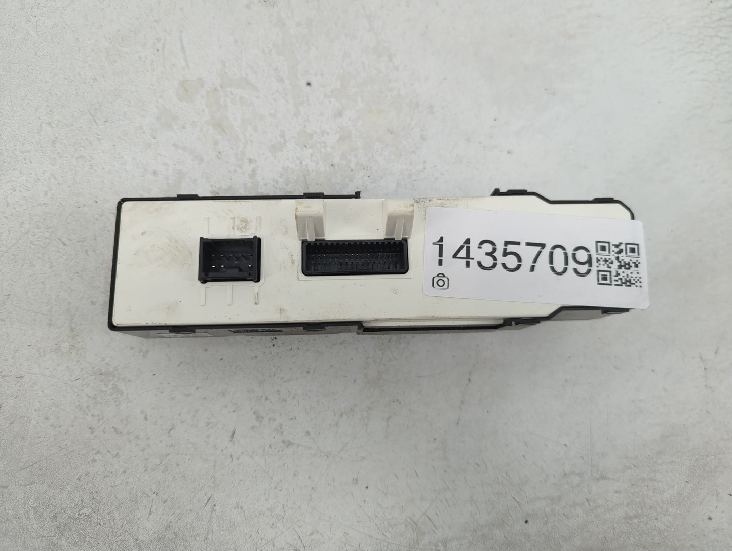 2017-2018 Kia Cadenza Master Power Window Switch Replacement Driver Side Left P/N:93570F6030 Fits Fits 2017 2018 OEM Used Au