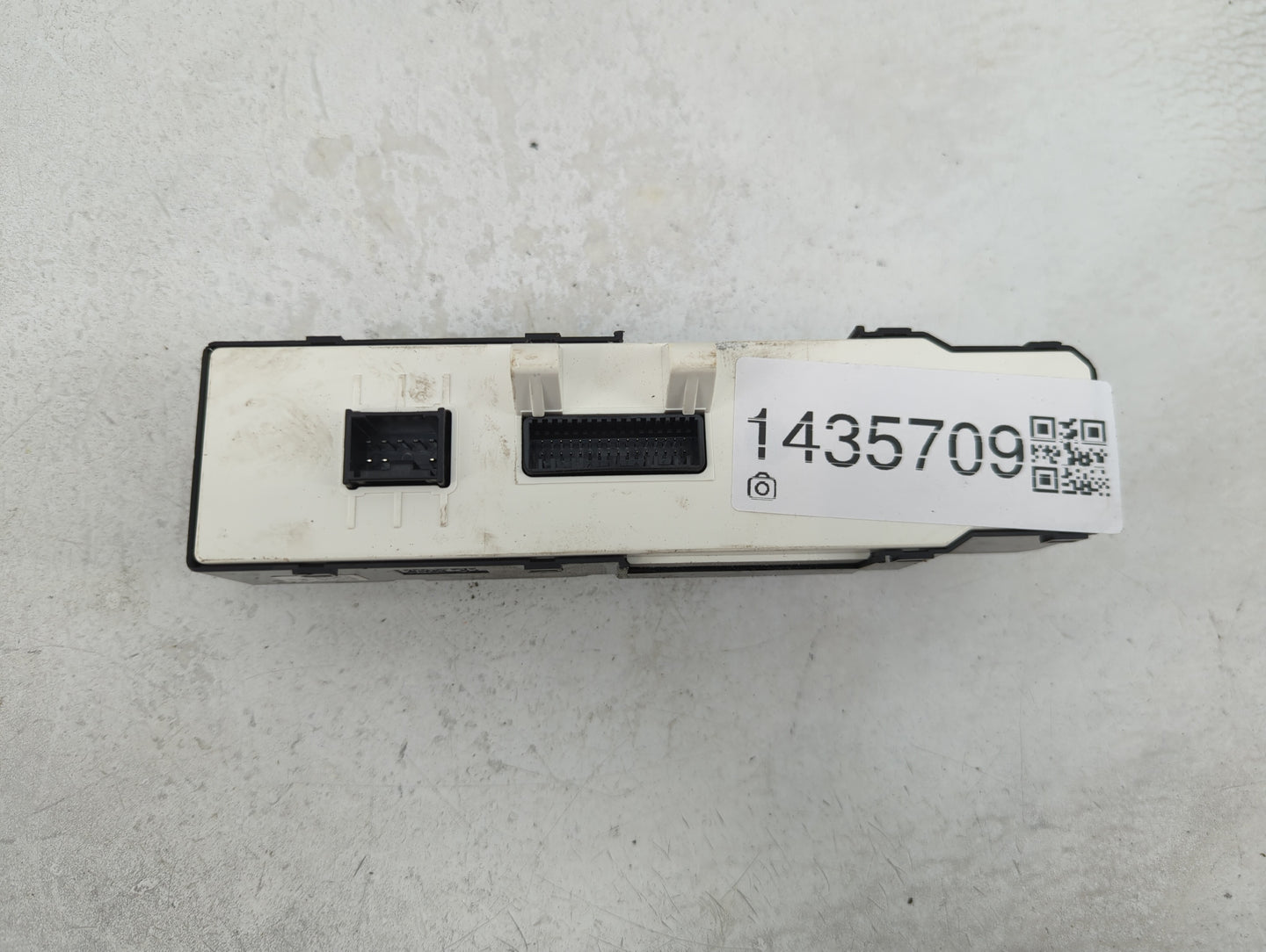 2017-2018 Kia Cadenza Master Power Window Switch Replacement Driver Side Left P/N:93570F6030 Fits Fits 2017 2018 OEM Used Au