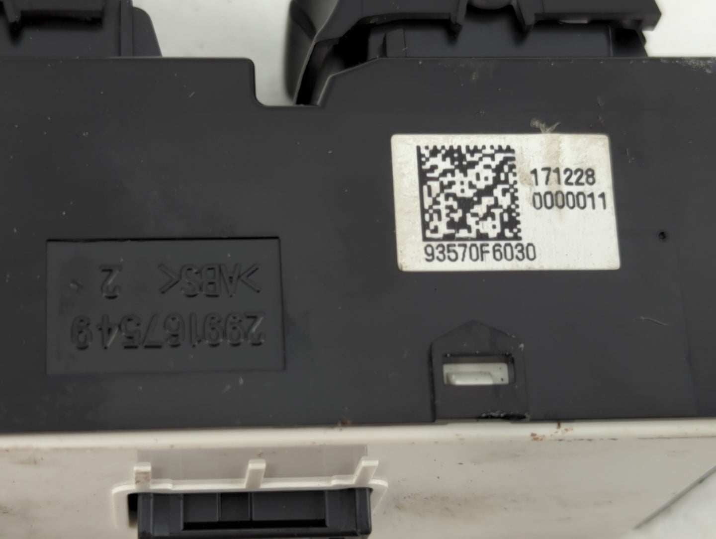 2017-2018 Kia Cadenza Master Power Window Switch Replacement Driver Side Left P/N:93570F6030 Fits Fits 2017 2018 OEM Used Au