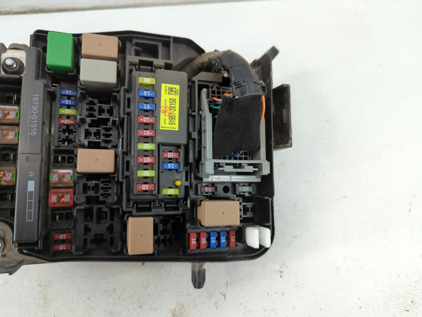 2017-2018 Kia Forte Fusebox Fuse Box Panel Relay Module P/N:91950-3X510 Fits Fits 2017 2018 OEM Used Auto Parts - Oemusedaut