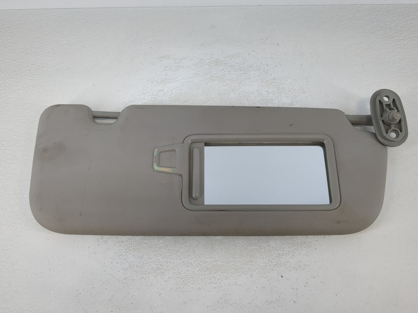 2017-2018 Kia Forte Sun Visor Shade Replacement Passenger Right Mirror Fits Fits 2017 2018 OEM Used Auto Parts - Oemusedauto
