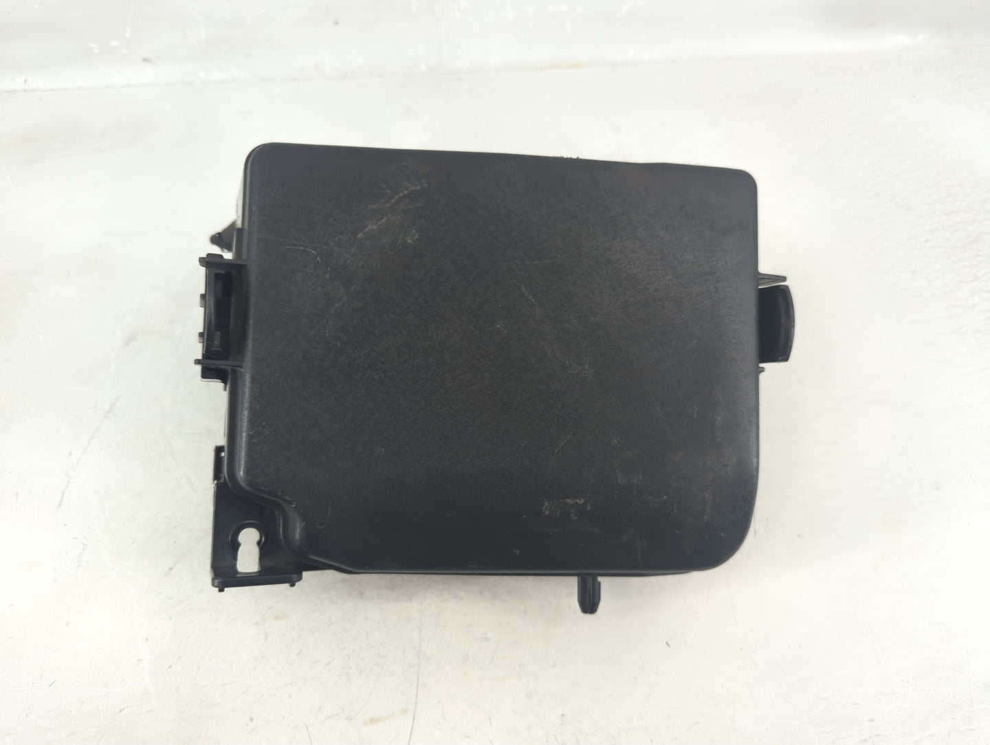 2017-2018 Kia Forte Fusebox Fuse Box Panel Relay Module P/N:91950-3X510 Fits Fits 2017 2018 OEM Used Auto Parts - Oemusedaut