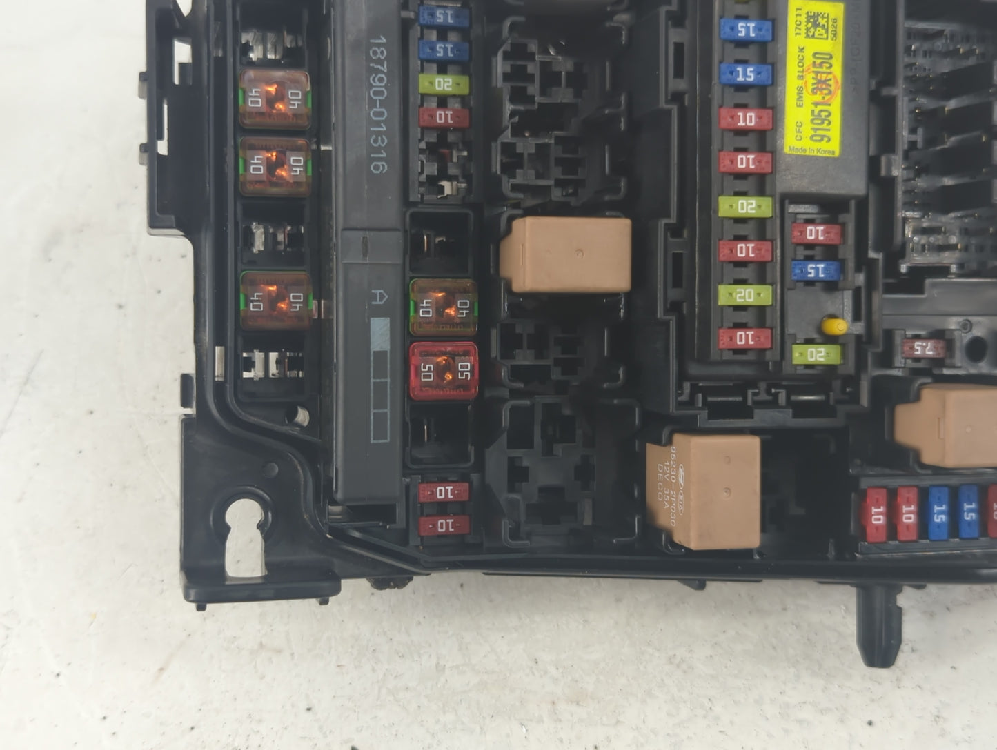 2017-2018 Kia Forte Fusebox Fuse Box Panel Relay Module P/N:91218-B0400-11 Fits Fits 2017 2018 OEM Used Auto Parts - Oemused