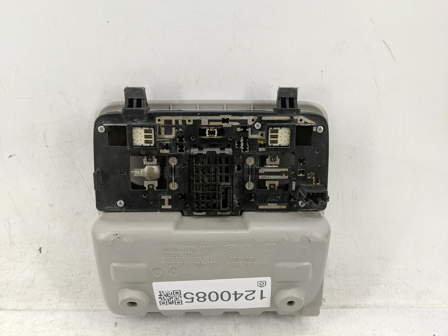 2014-2018 Kia Forte Overhead Roof Console 1240085 - Oemusedautoparts1.com