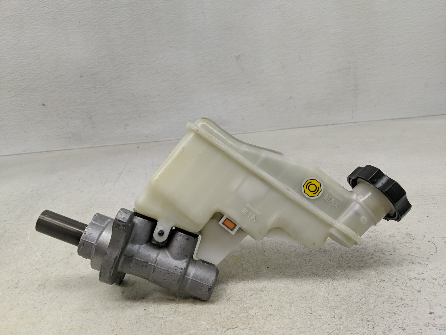 2014-2018 Kia Forte Brake Master Cylinder - Oemusedautoparts1.com