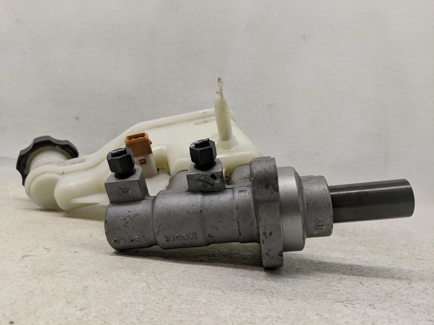 2014-2018 Kia Forte Brake Master Cylinder - Oemusedautoparts1.com