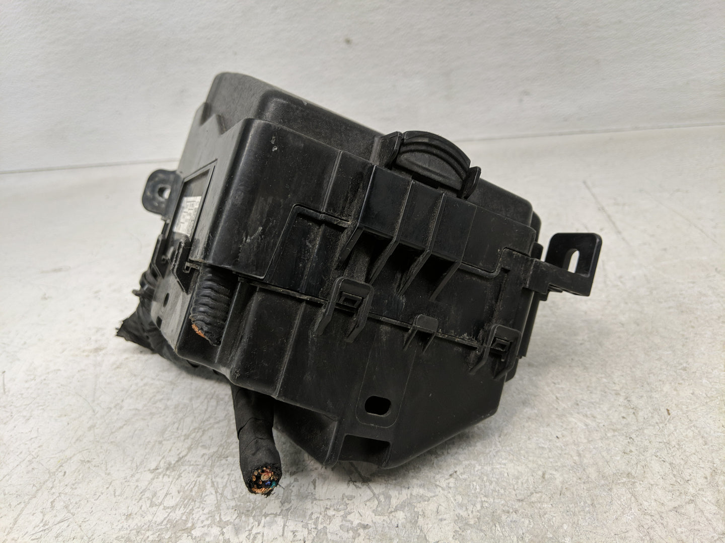 2017-2018 Kia Forte Fusebox Fuse Box Panel Relay Module P/N:P077S400 91218-B0400 Fits Fits 2017 2018 OEM Used Auto Parts - O