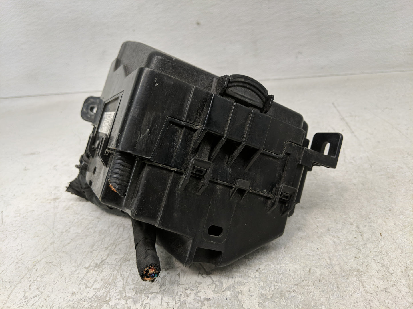 2017-2018 Kia Forte Fusebox Fuse Box Panel Relay Module P/N:P077S400 91218-B0400 Fits Fits 2017 2018 OEM Used Auto Parts - O
