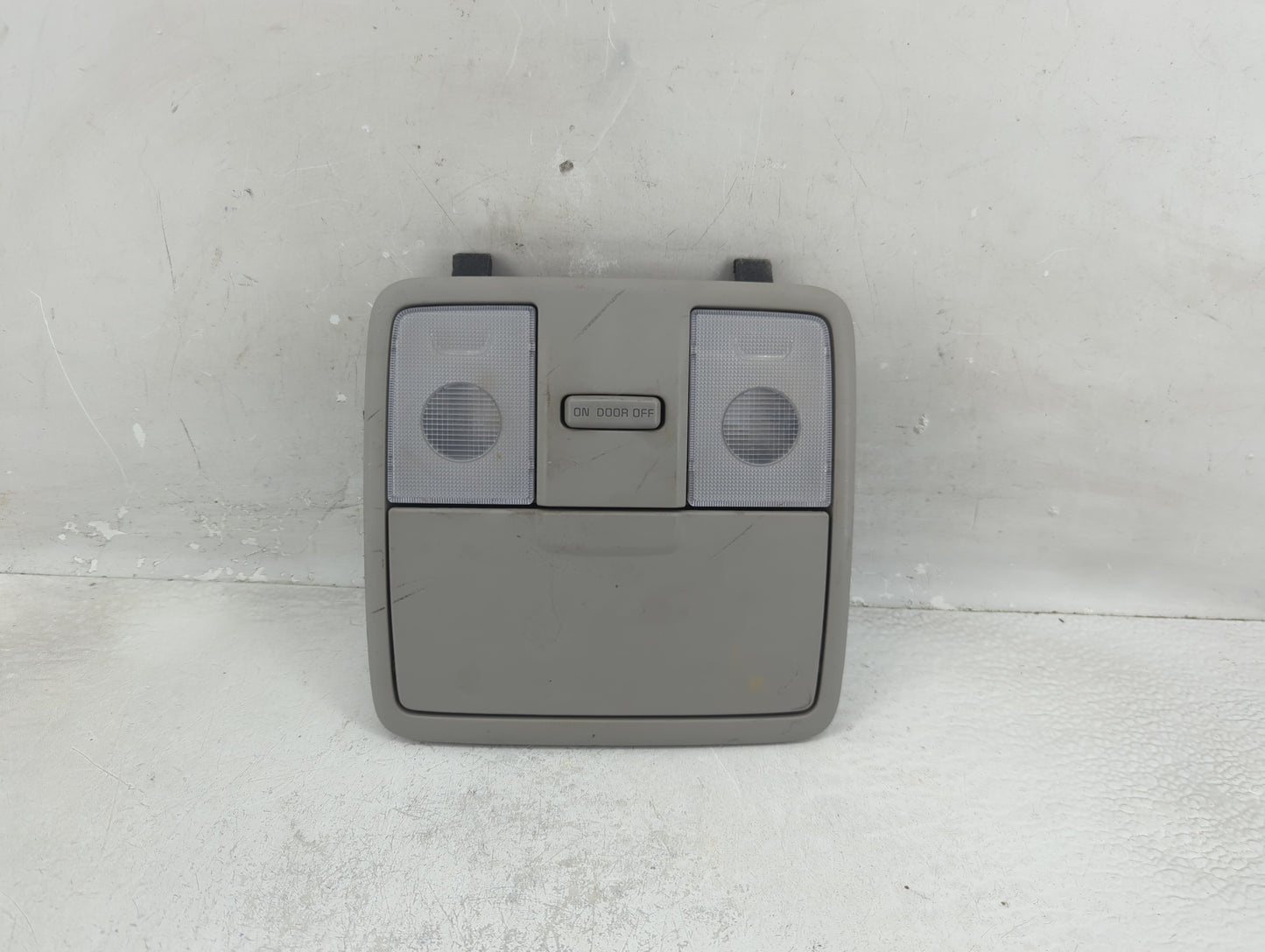 2014-2018 Kia Forte Overhead Roof Console 1321760 - Oemusedautoparts1.com
