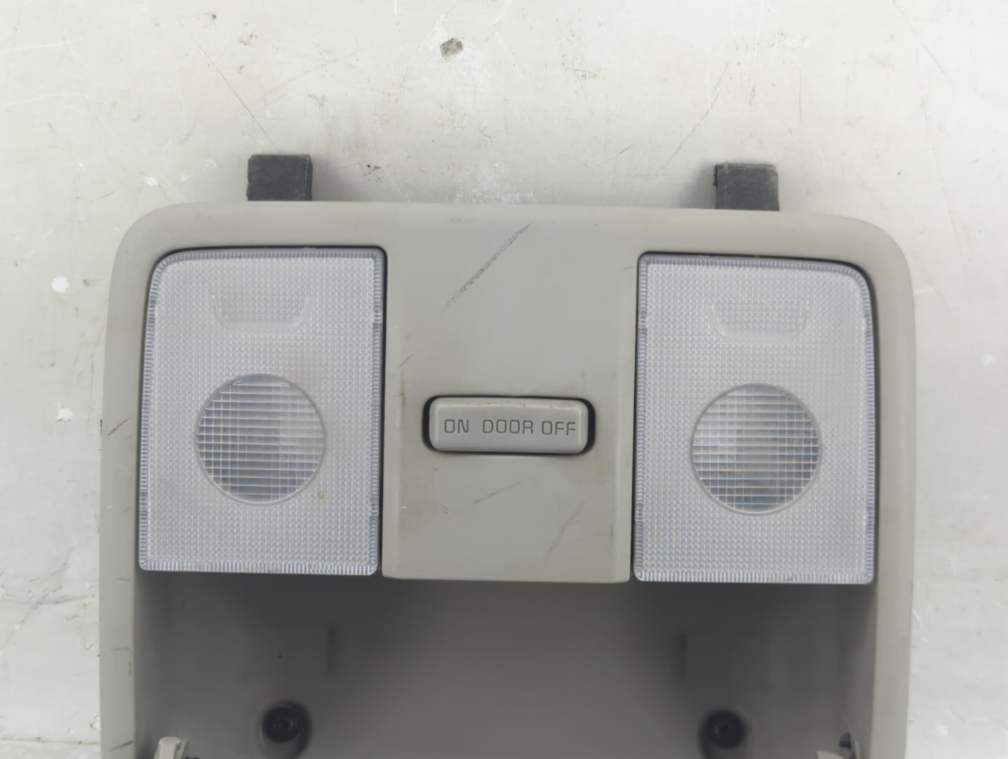 2014-2018 Kia Forte Overhead Roof Console 1321760 - Oemusedautoparts1.com