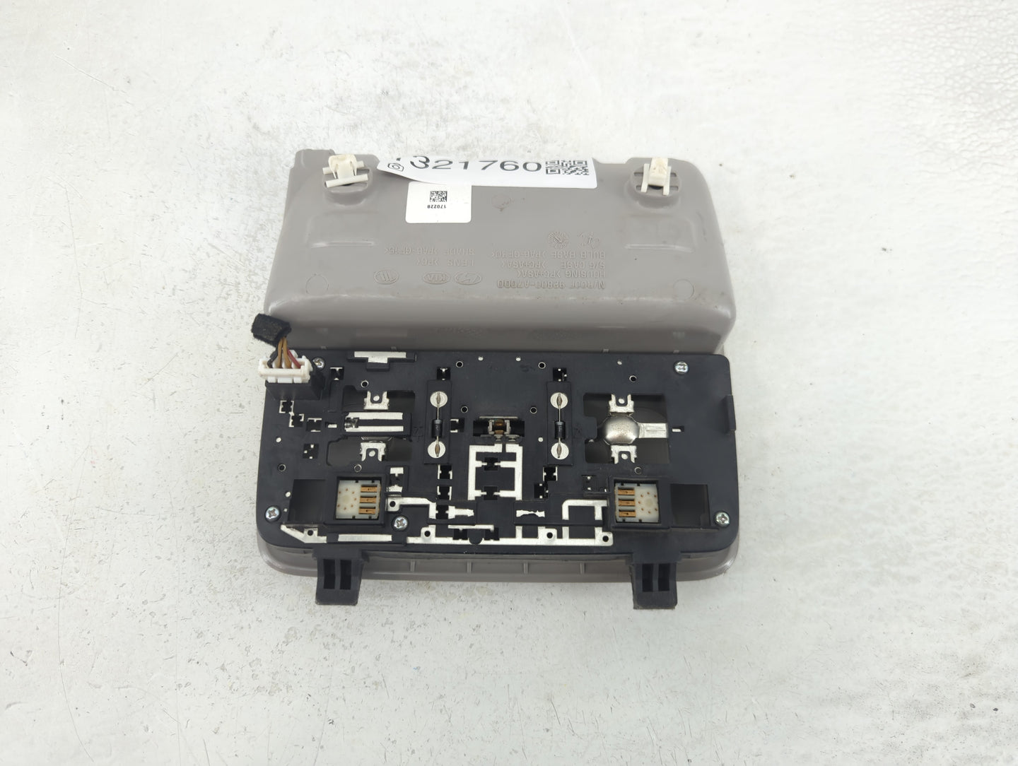 2014-2018 Kia Forte Overhead Roof Console 1321760 - Oemusedautoparts1.com