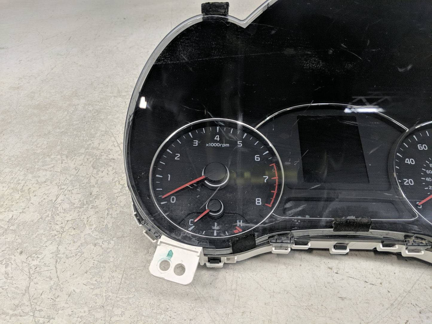 2017-2018 Kia Forte Instrument Cluster Speedometer Gauges P/N:94003-B0301 Fits Fits 2017 2018 OEM Used Auto Parts - Oemuseda