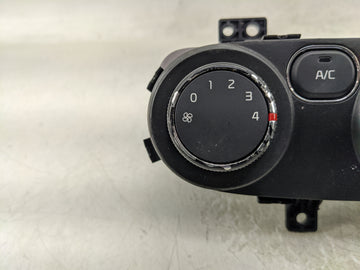 2017-2018 Kia Forte Climate Control Module Temperature AC/Heater Replacement P/N:97250-B0AA0 97250B0DA0 Fits Fits 2017 2018 OEM Used Auto Parts