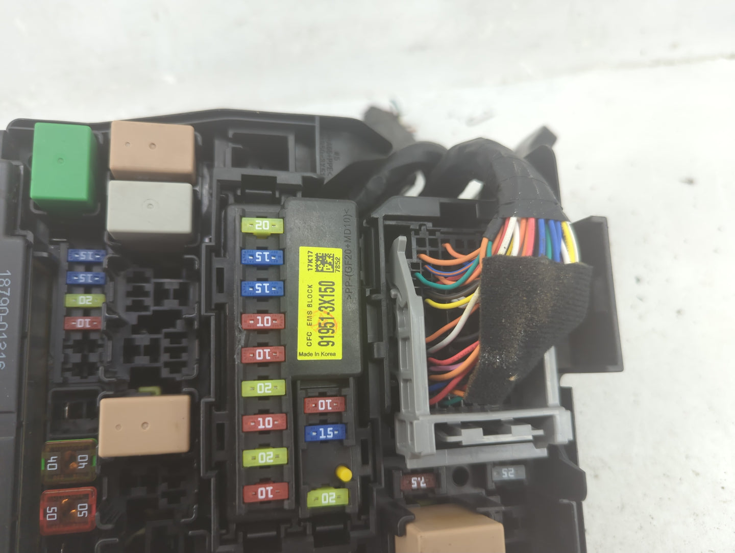 2017-2018 Kia Forte Fusebox Fuse Box Panel Relay Module P/N:91950-3X510 91951-3X150 Fits Fits 2017 2018 OEM Used Auto Parts 