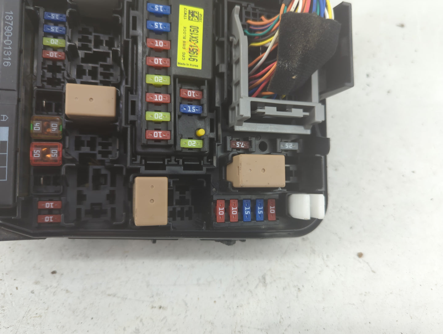 2017-2018 Kia Forte Fusebox Fuse Box Panel Relay Module P/N:91950-3X510 91951-3X150 Fits Fits 2017 2018 OEM Used Auto Parts 