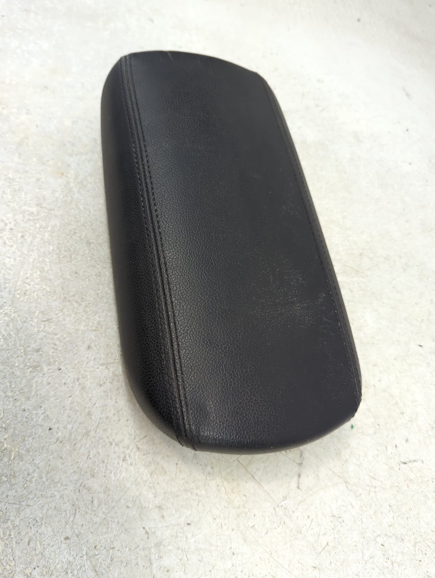 2018 Kia Forte Center Console Armrest Cover Lid Fits OEM Used Auto Parts - Oemusedautoparts1.com