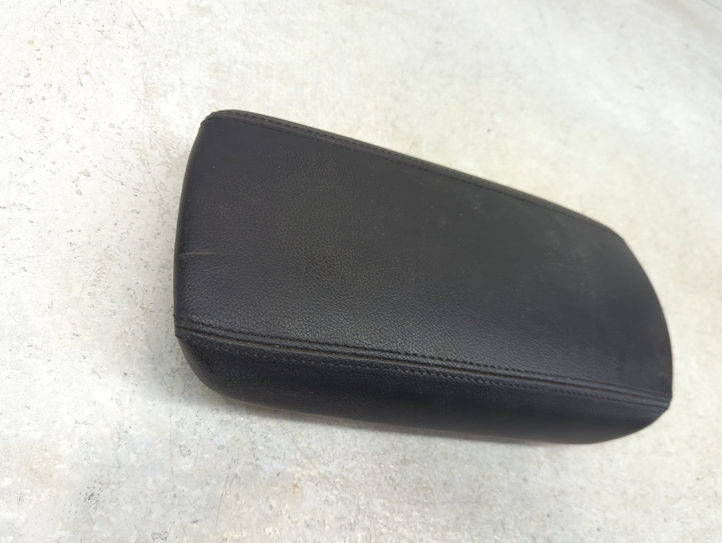 2018 Kia Forte Center Console Armrest Cover Lid Fits OEM Used Auto Parts - Oemusedautoparts1.com