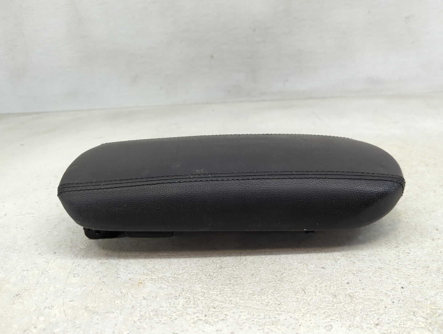 2018 Kia Forte Center Console Armrest Cover Lid Fits OEM Used Auto Parts - Oemusedautoparts1.com
