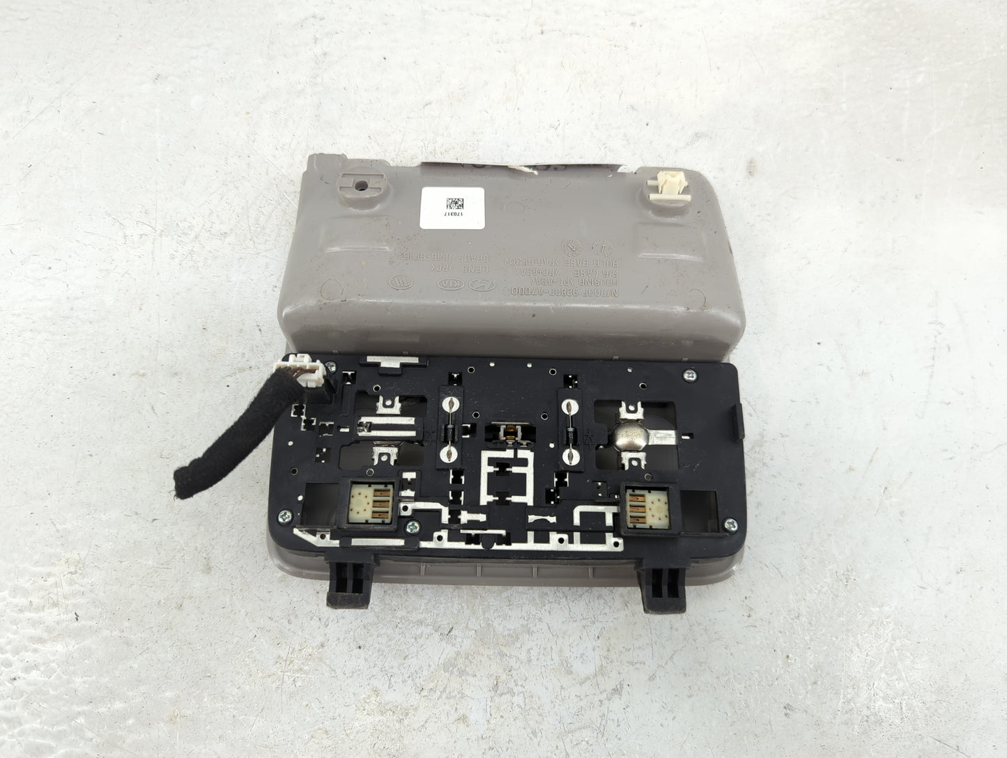 2014-2018 Kia Forte Overhead Roof Console 1408492 - Oemusedautoparts1.com