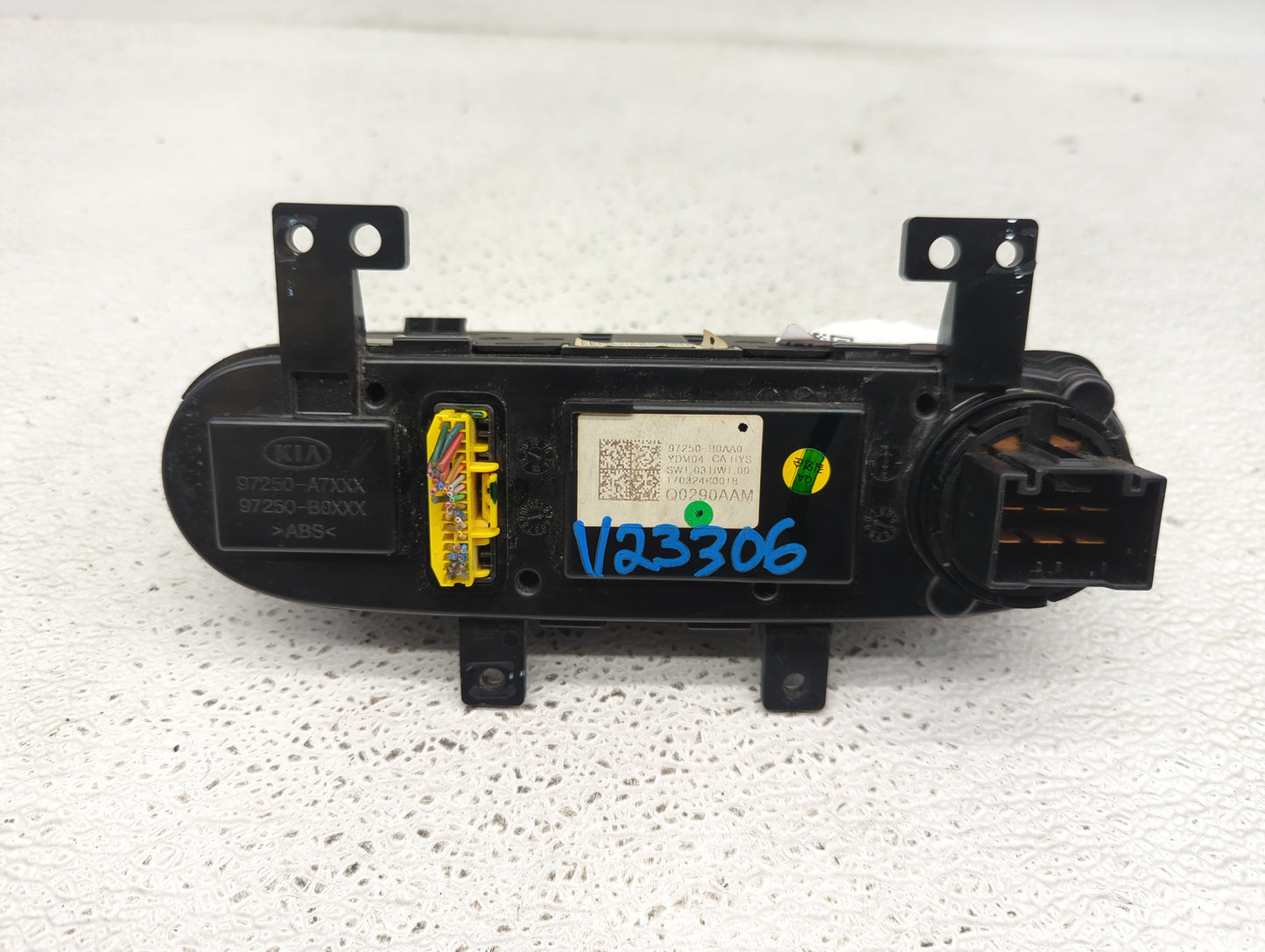 2017-2018 Kia Forte Climate Control Module Temperature AC/Heater Replacement P/N:97250-B0AA0 Fits Fits 2017 2018 OEM Used Au
