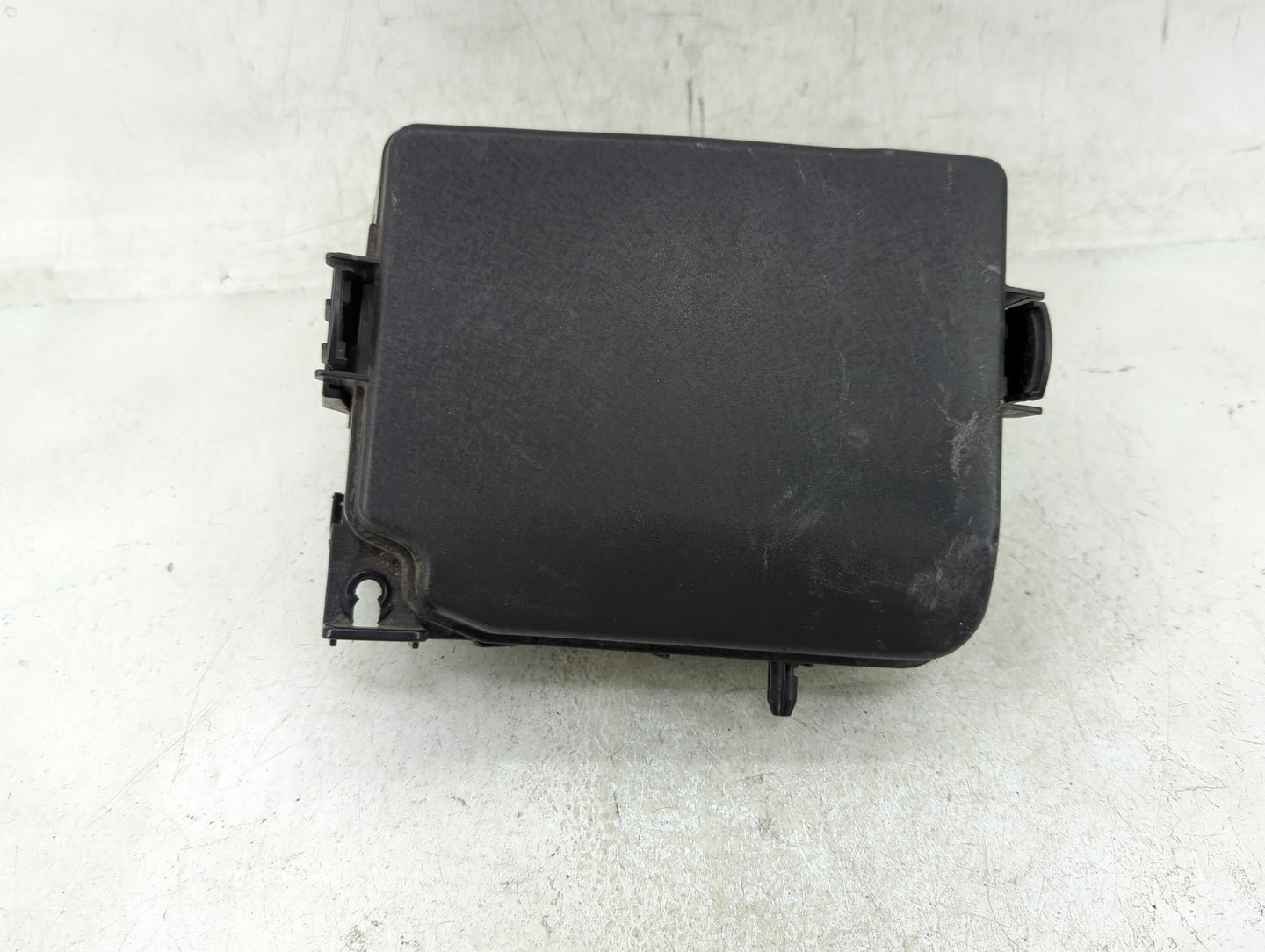 2017-2018 Kia Forte Fusebox Fuse Box Panel Relay Module P/N:91218-B0400 Fits Fits 2017 2018 OEM Used Auto Parts - Oemusedaut