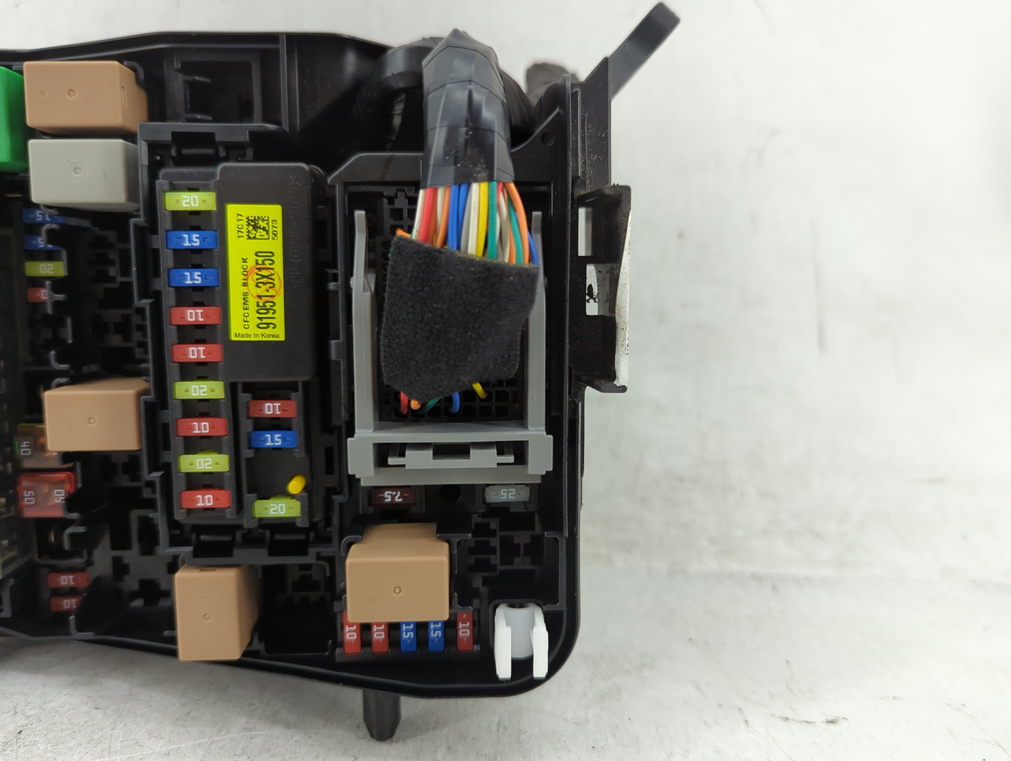 2017-2018 Kia Forte Fusebox Fuse Box Panel Relay Module P/N:91218-B0400 Fits Fits 2017 2018 OEM Used Auto Parts - Oemusedaut