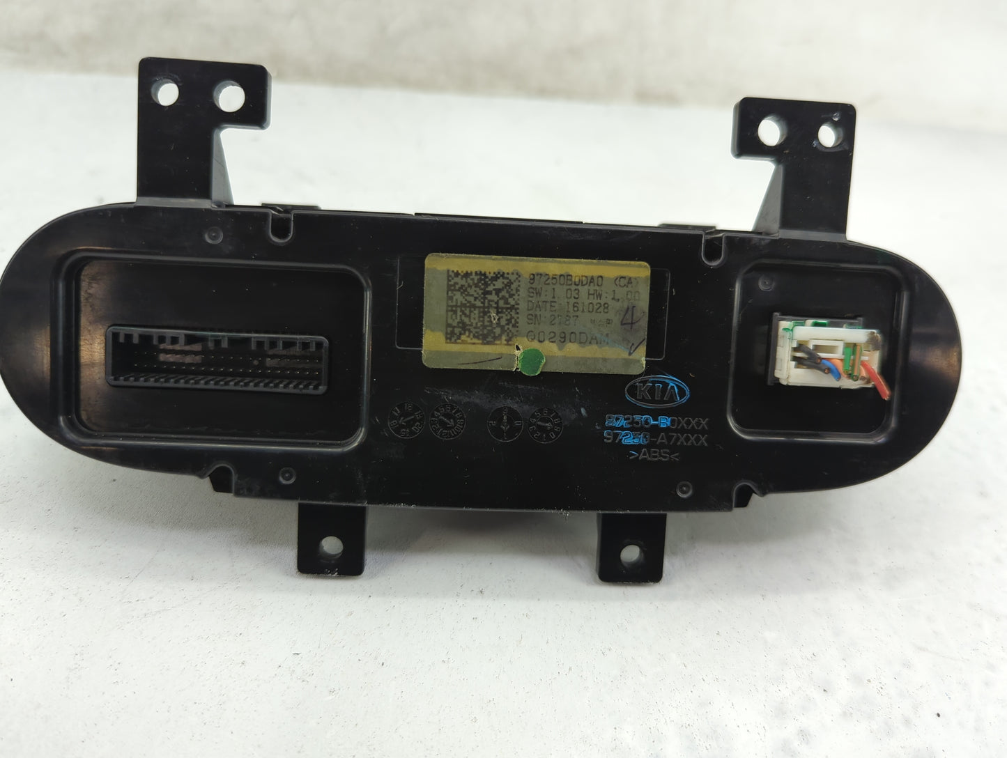 2017-2018 Kia Forte Climate Control Module Temperature AC/Heater Replacement P/N:97250-B0AA0 97250B0DA0 Fits Fits 2017 2018 