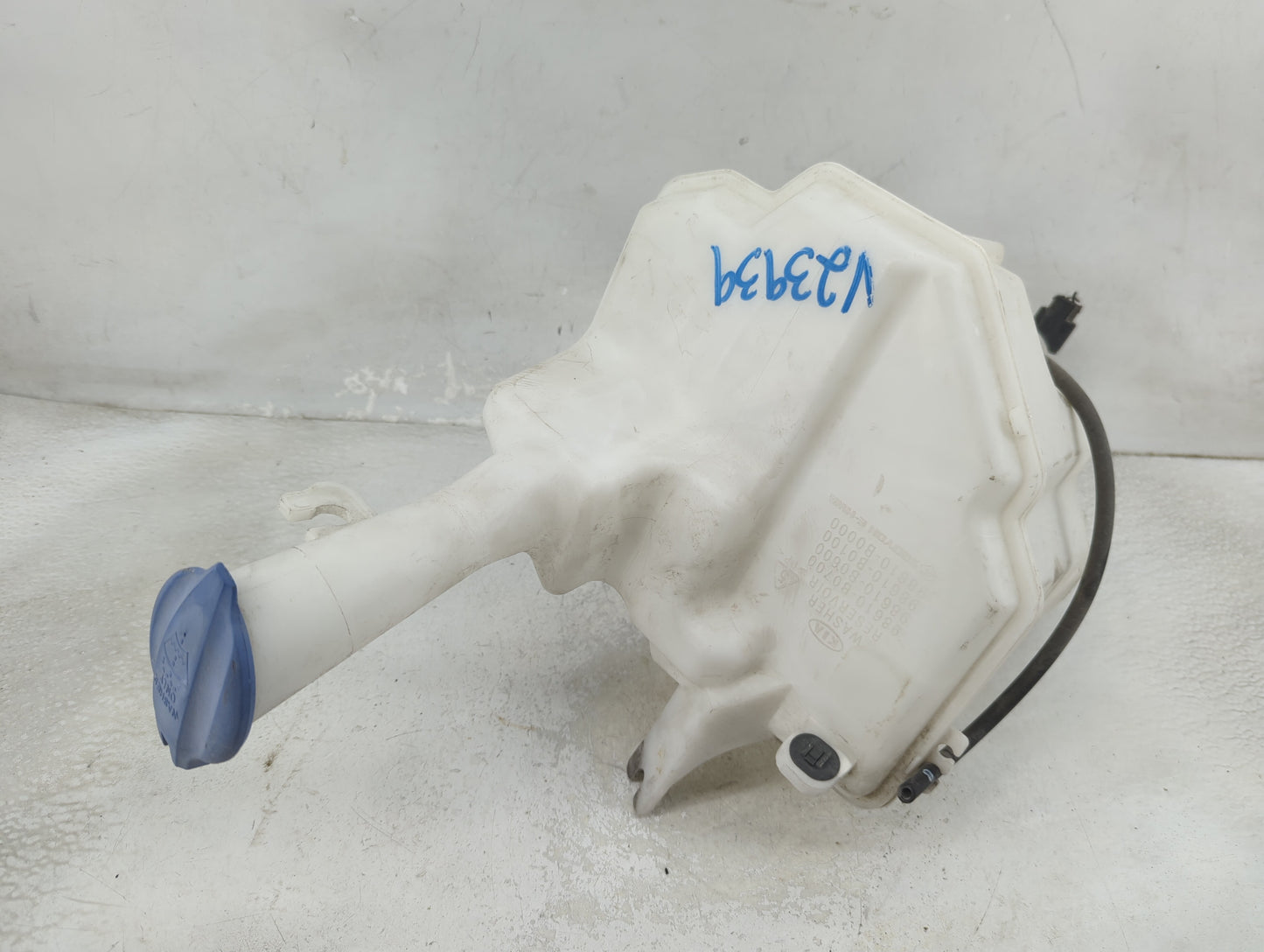 2017-2018 Kia Forte Windshield Washer Fluid Reservoir Bottle Oem 1465708 - Oemusedautoparts1.com