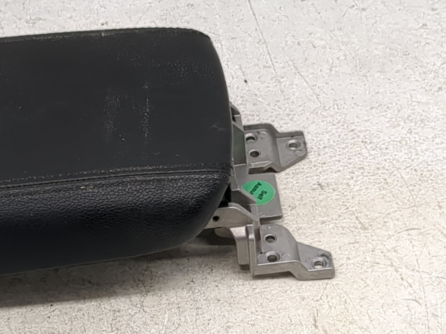 2018 Kia Forte Center Console Armrest Cover Lid P/N:SW4091 Fits OEM Used Auto Parts - Oemusedautoparts1.com