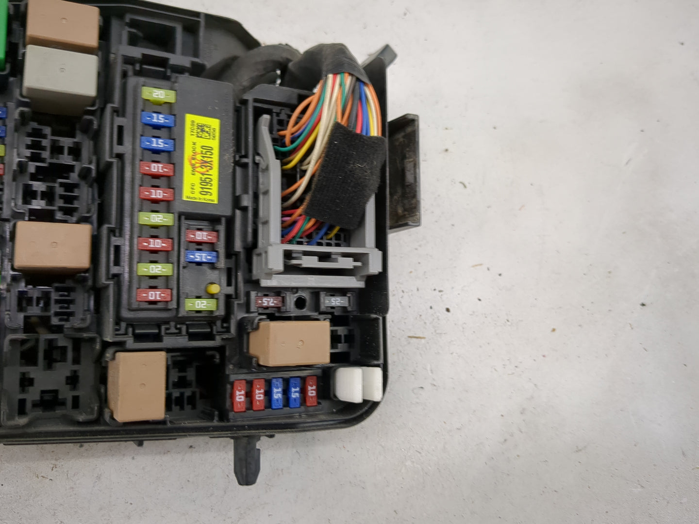 2017-2018 Kia Forte Fusebox Fuse Box Panel Relay Module P/N:18790-01316 91951-3X150, 91950-A7760 Fits Fits 2017 2018 OEM Use