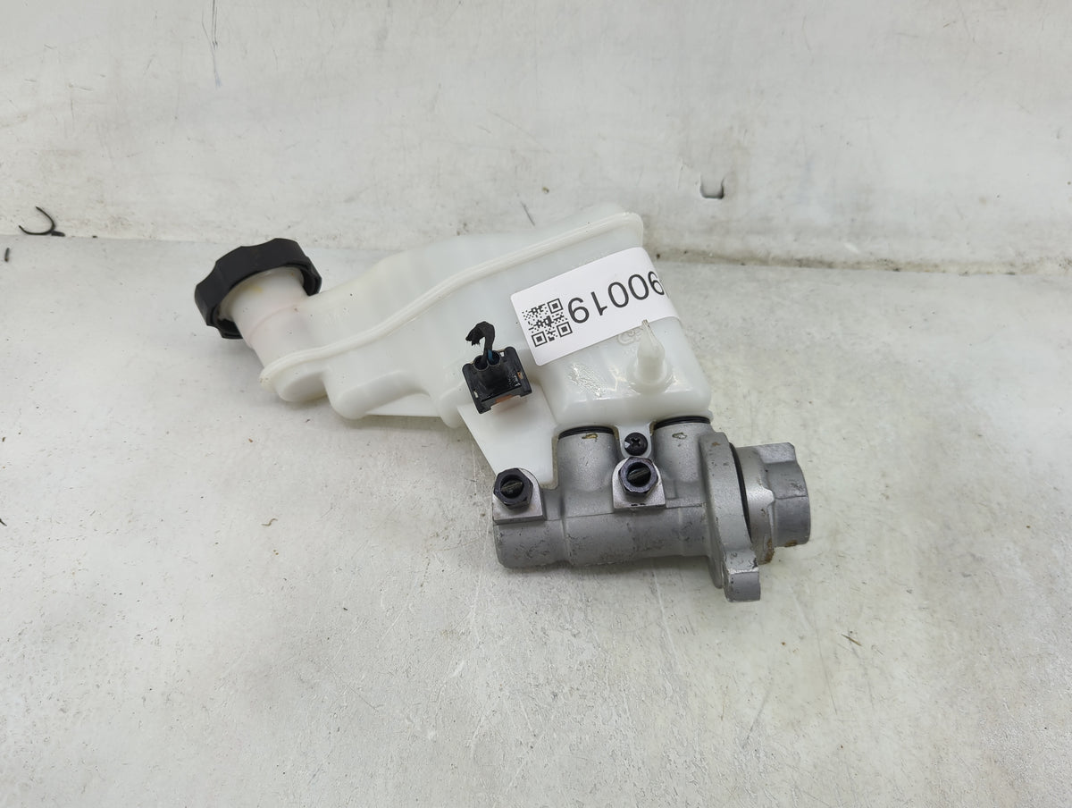 2014-2018 Kia Forte Brake Master Cylinder 1490019 - Oemusedautoparts1.com