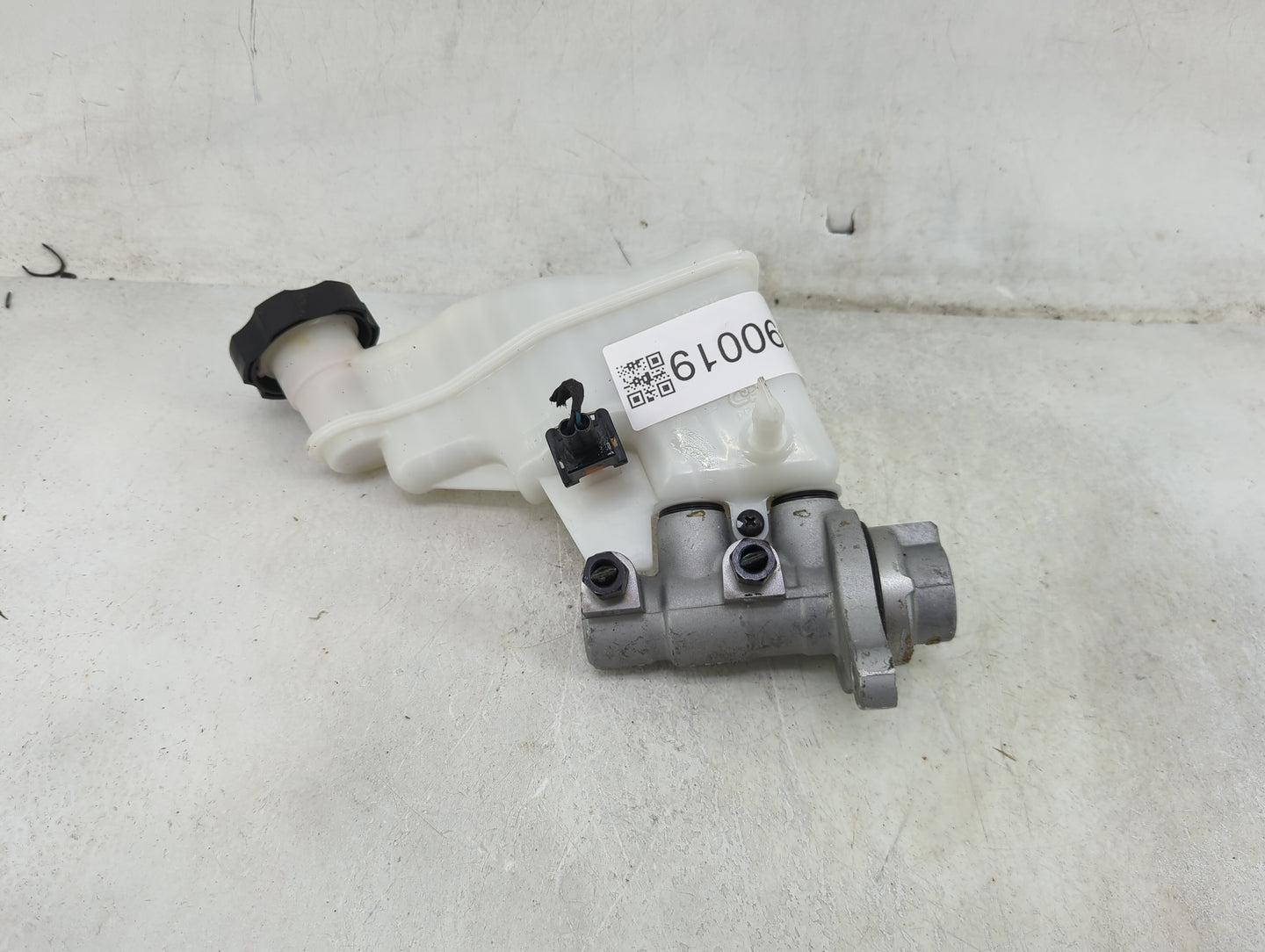 2014-2018 Kia Forte Brake Master Cylinder 1490019 - Oemusedautoparts1.com