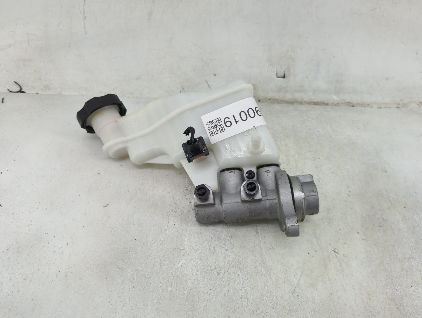 2014-2018 Kia Forte Brake Master Cylinder 1490019 - Oemusedautoparts1.com