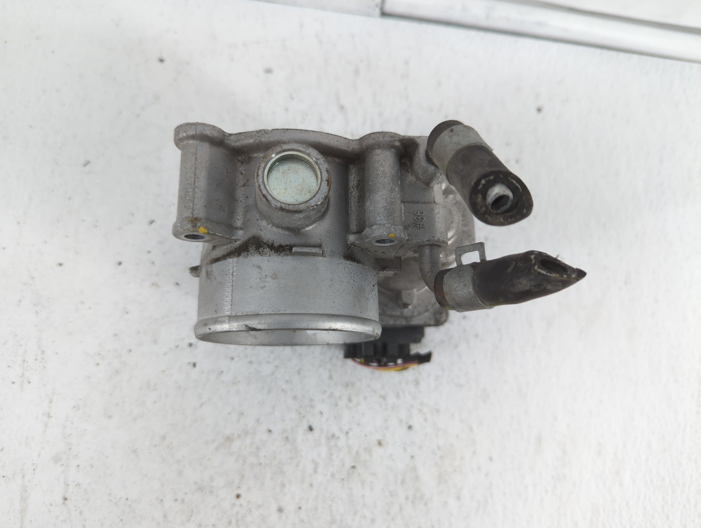2014-2018 Kia Forte Throttle Body P/N:35100-2E000 1302150124, 35100-2E710 Fits Fits 2011 2012 2013 2014 2015 2016 2017 2018 