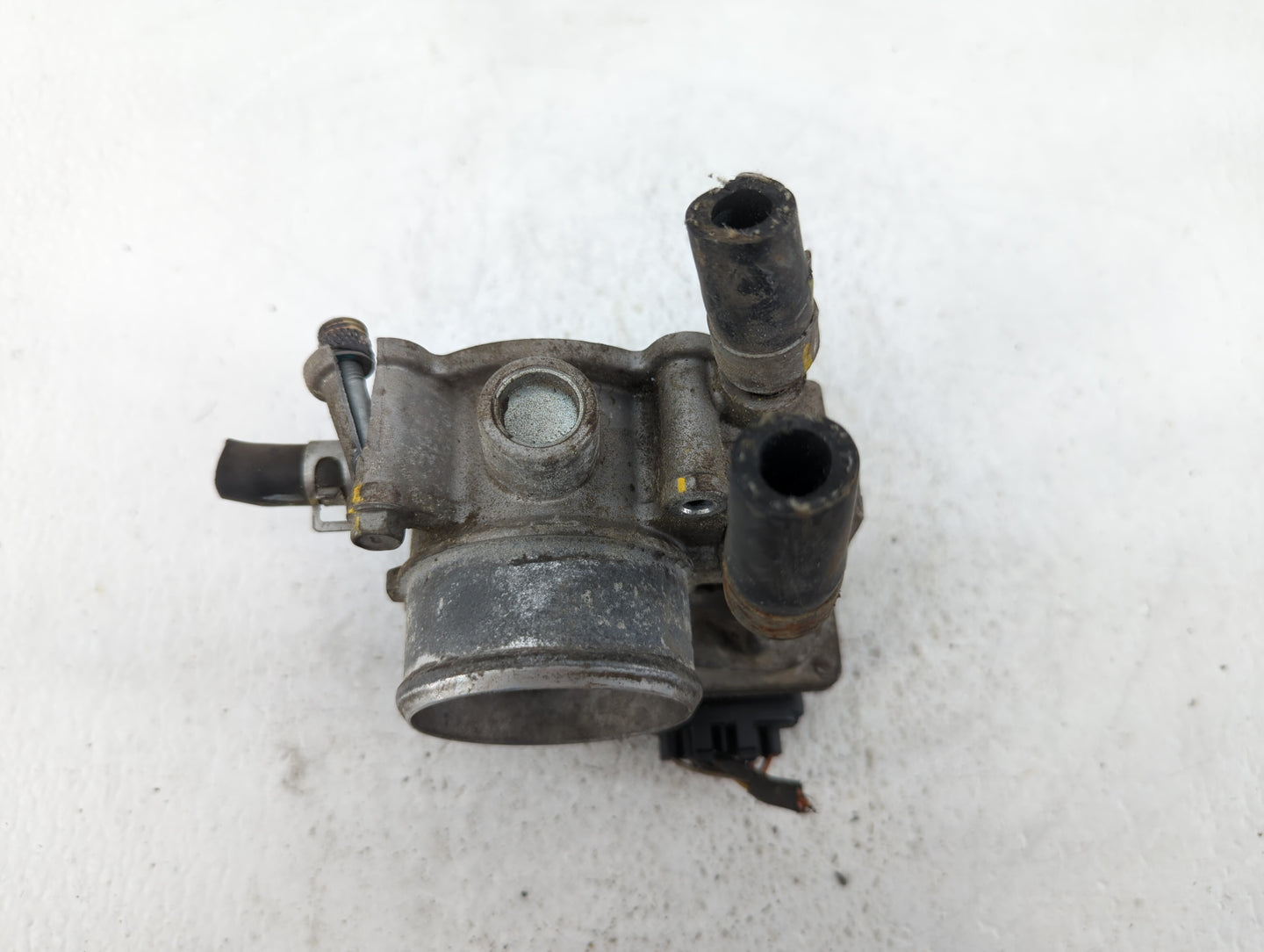 2017-2022 Kia Forte Throttle Body P/N:35100-2B340 Fits Fits 2015 2016 2017 2018 2019 2020 2021 2022 OEM Used Auto Parts - Oe