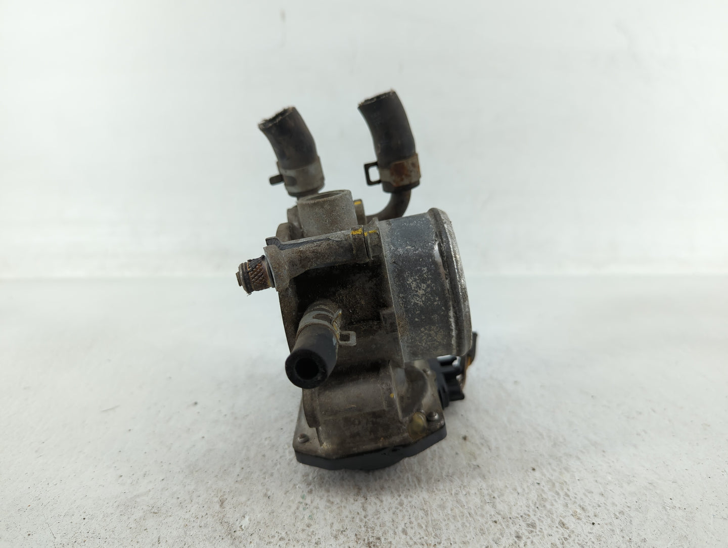 2017-2022 Kia Forte Throttle Body P/N:35100-2B340 Fits Fits 2015 2016 2017 2018 2019 2020 2021 2022 OEM Used Auto Parts - Oe