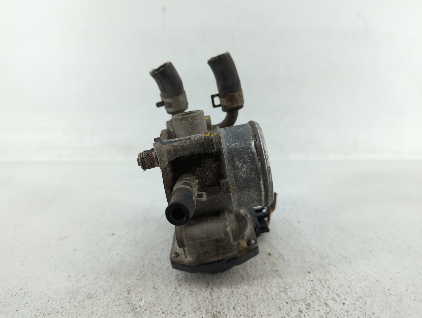 2017-2022 Kia Forte Throttle Body P/N:35100-2B340 Fits Fits 2015 2016 2017 2018 2019 2020 2021 2022 OEM Used Auto Parts - Oe