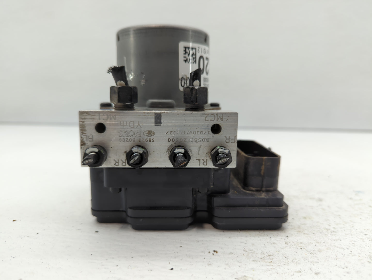 2017-2018 Kia Forte ABS Pump Control Module Replacement P/N:58900-B0200 58920-B0200 Fits Fits 2017 2018 OEM Used Auto Parts 