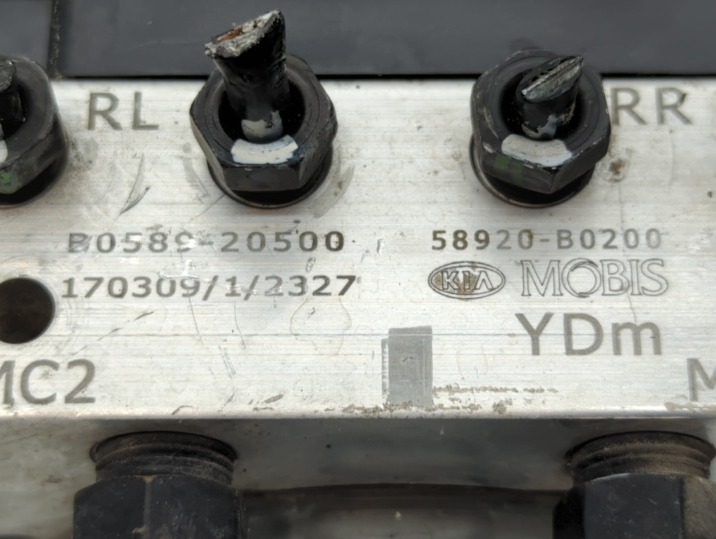 2017-2018 Kia Forte ABS Pump Control Module Replacement P/N:58900-B0200 58920-B0200 Fits Fits 2017 2018 OEM Used Auto Parts 