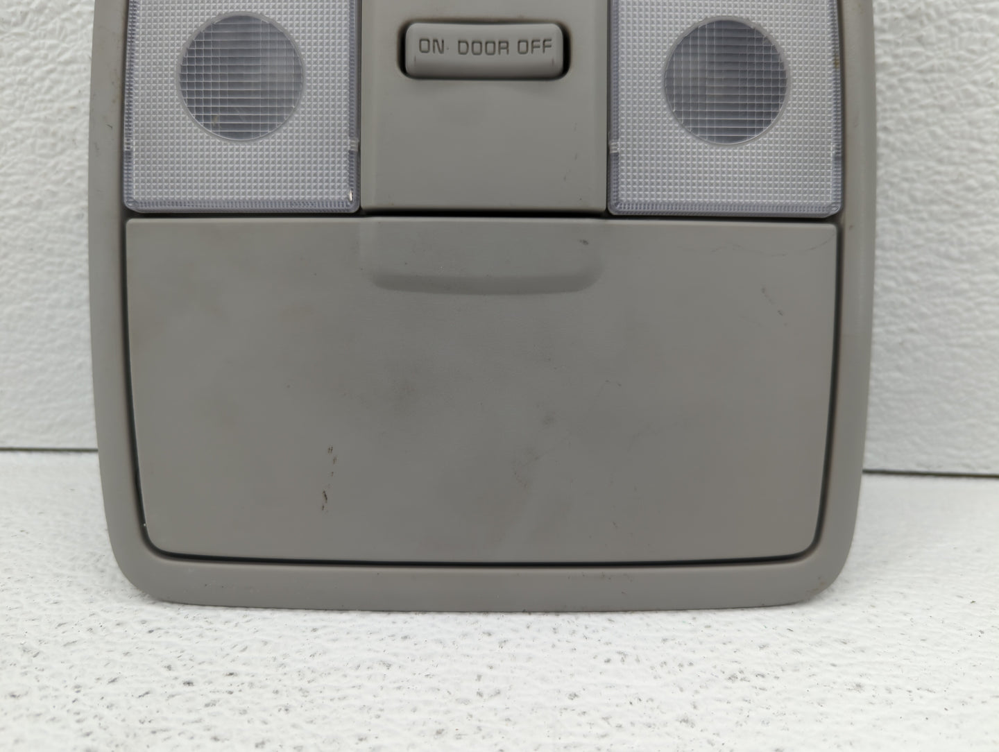 2018 Kia Forte Overhead Roof Console Grey - Oemusedautoparts1.com