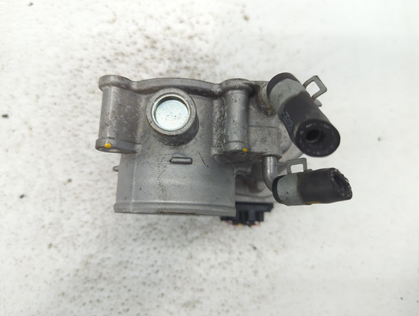 2014-2018 Kia Forte Throttle Body P/N:35100-2E000 Fits Fits 2011 2012 2013 2014 2015 2016 2017 2018 2019 2020 2021 OEM Used 