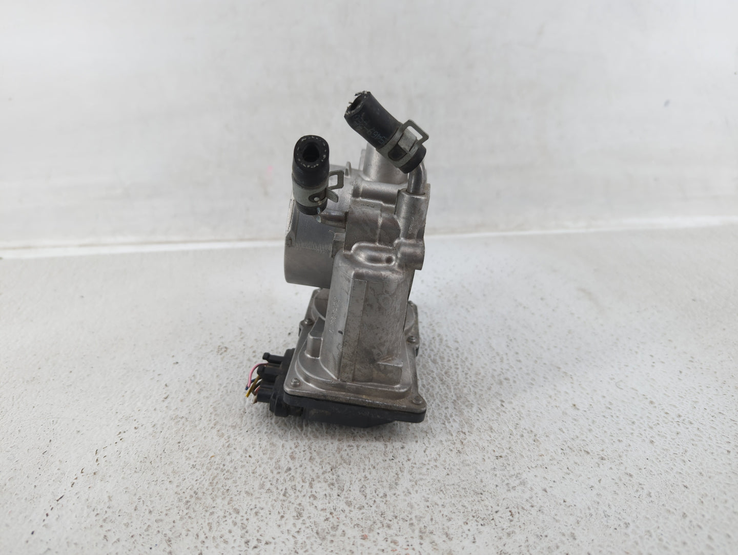 2014-2018 Kia Forte Throttle Body P/N:35100-2E000 Fits Fits 2011 2012 2013 2014 2015 2016 2017 2018 2019 2020 2021 OEM Used 