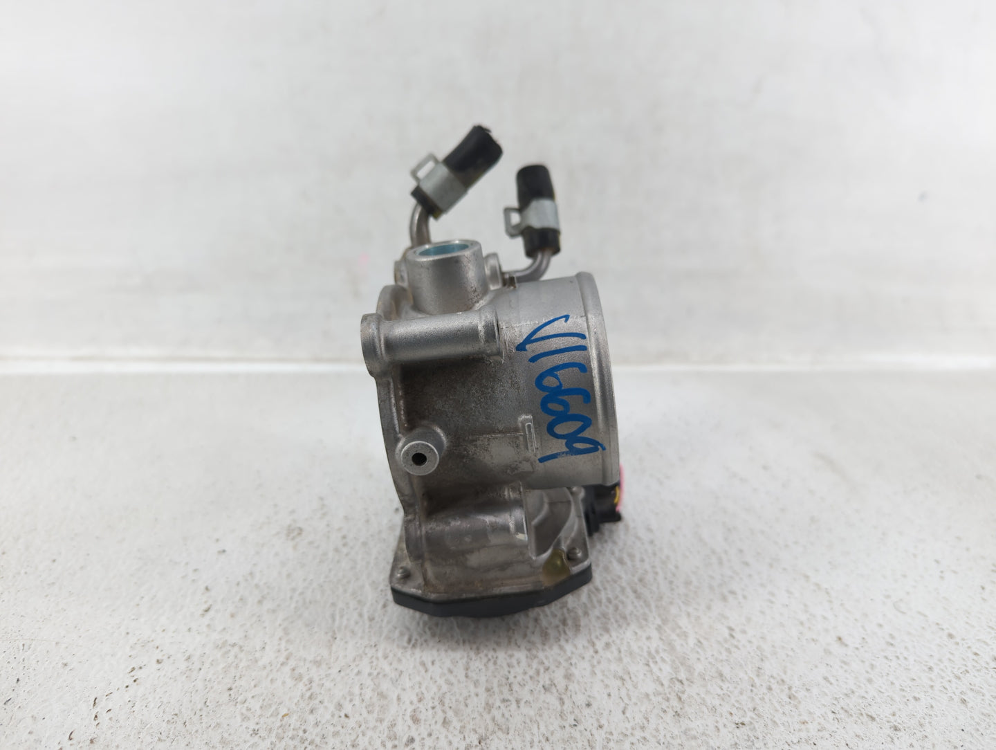 2014-2018 Kia Forte Throttle Body P/N:35100-2E000 Fits Fits 2011 2012 2013 2014 2015 2016 2017 2018 2019 2020 2021 OEM Used 