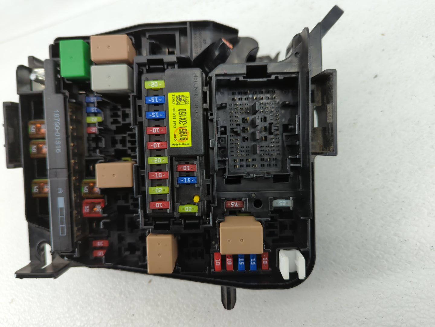 2017-2018 Kia Forte Fusebox Fuse Box Panel Relay Module P/N:91218-B0170 Fits Fits 2017 2018 OEM Used Auto Parts - Oemusedaut