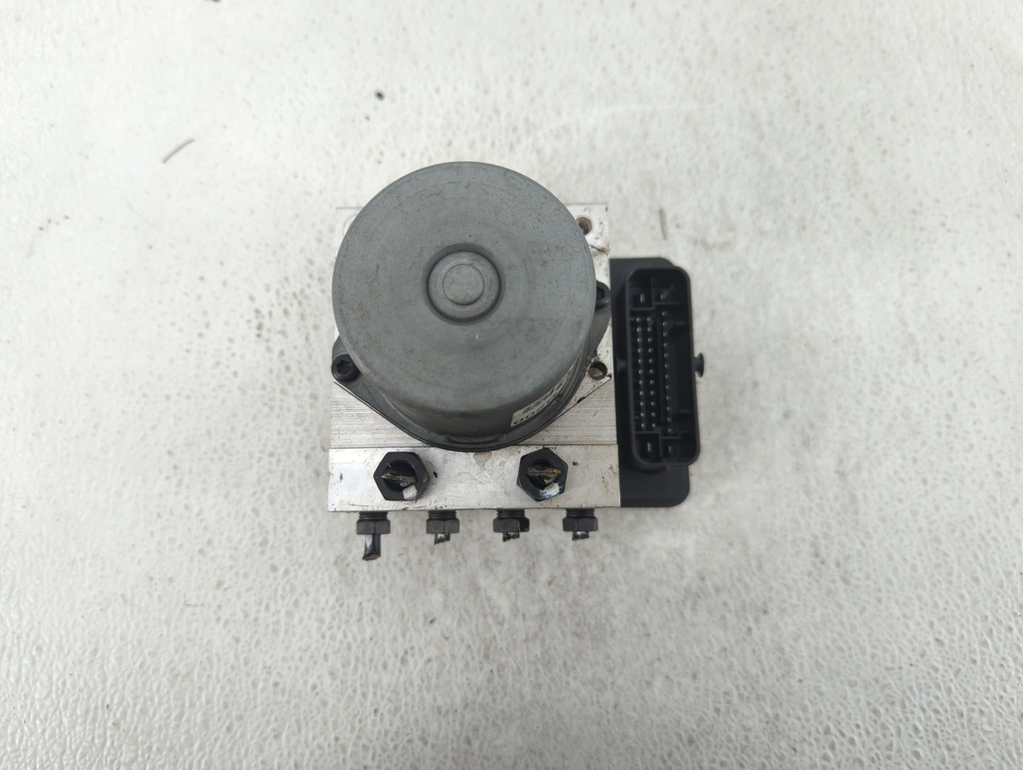 2017-2018 Kia Forte ABS Pump Control Module Replacement P/N:58900-B0200 B0589-20500 Fits Fits 2017 2018 OEM Used Auto Parts 