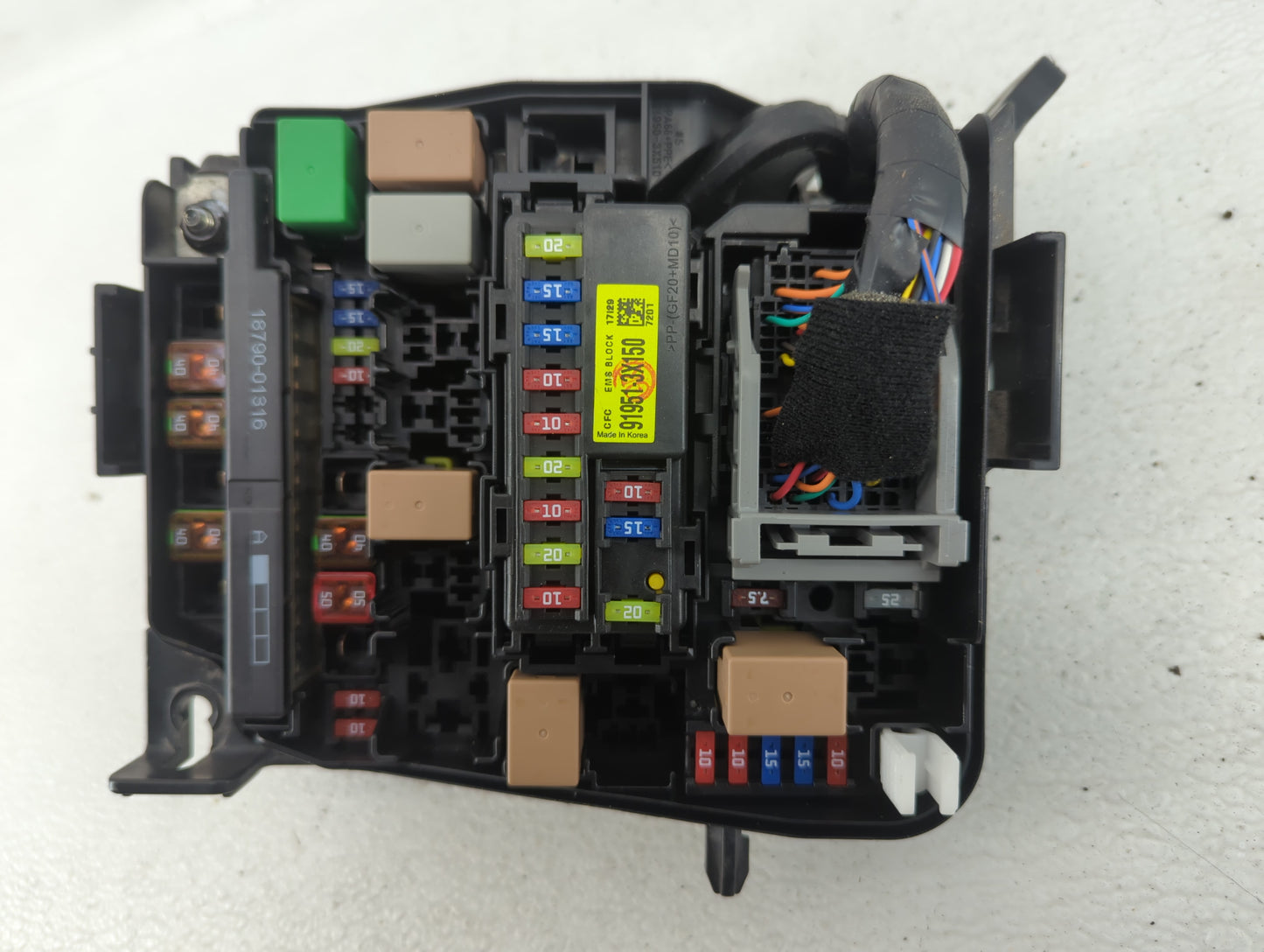 2017-2018 Kia Forte Fusebox Fuse Box Panel Relay Module P/N:91218 B0400 91950-A7760 Fits Fits 2017 2018 OEM Used Auto Parts 